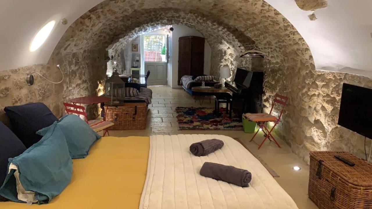 La Villageoise, Chambre Troglodyte Pitoresque Au Coeur Du Village Rognes Ngoại thất bức ảnh
