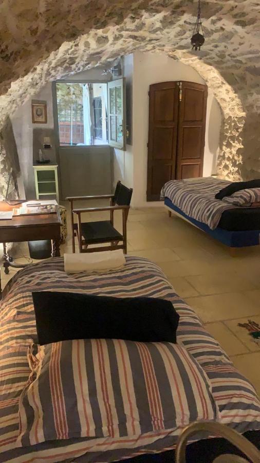La Villageoise, Chambre Troglodyte Pitoresque Au Coeur Du Village Rognes Ngoại thất bức ảnh